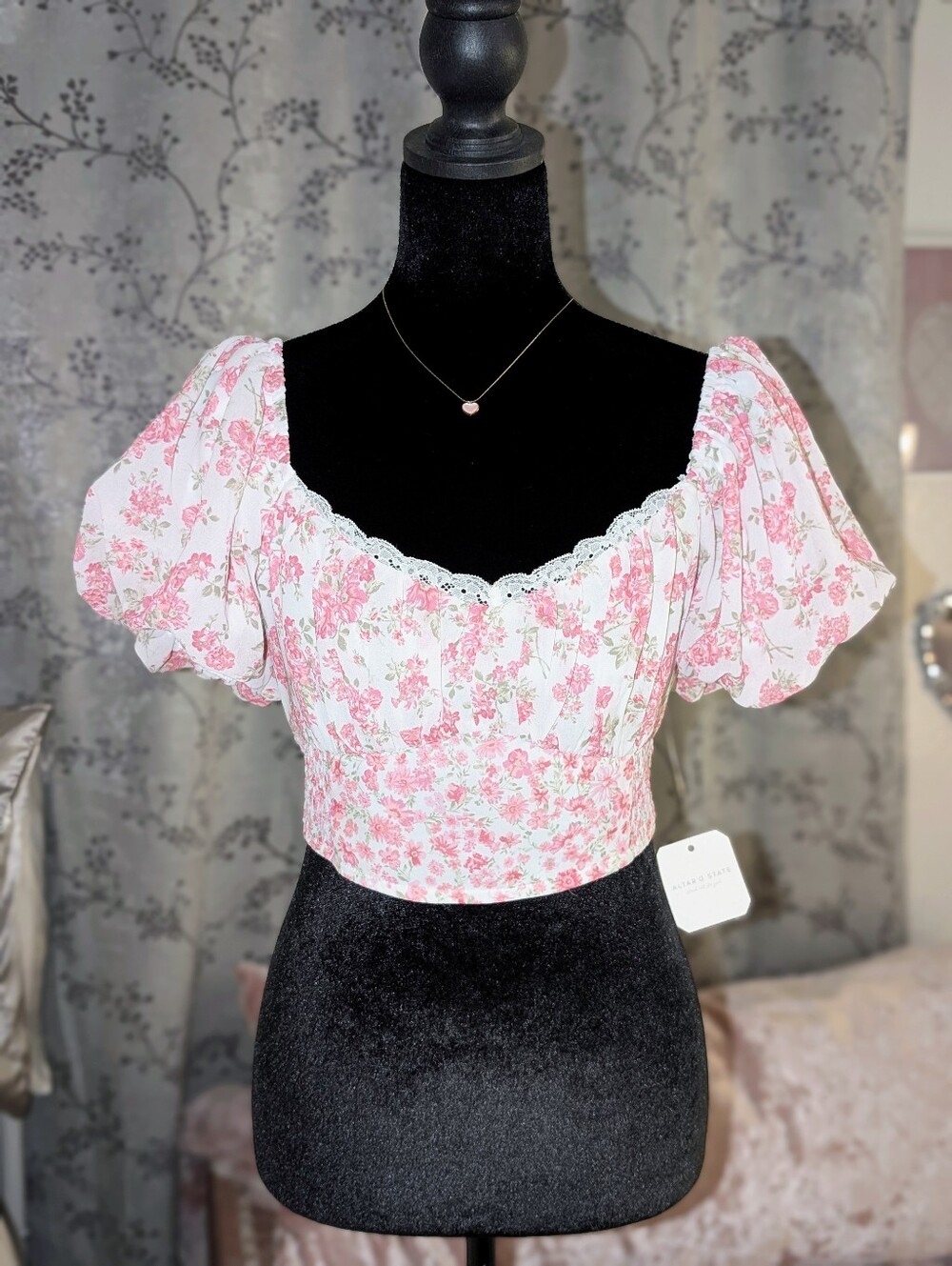 Altar'd State Pink Floral Puff Sleeve Crop Top